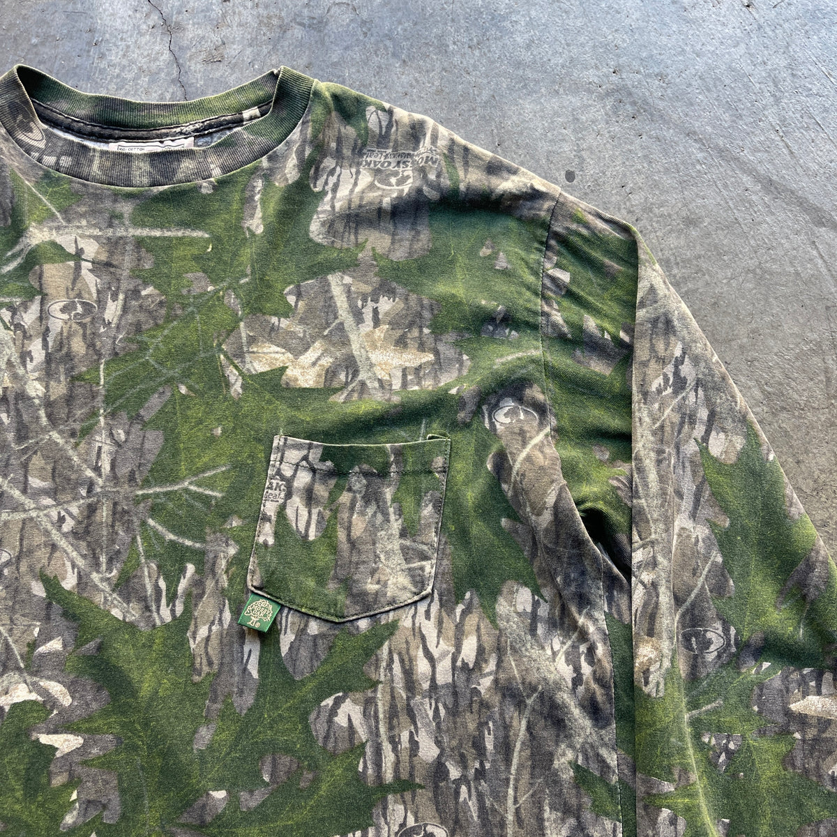 1990s Mossy Oak Camo Long Sleeve Tee