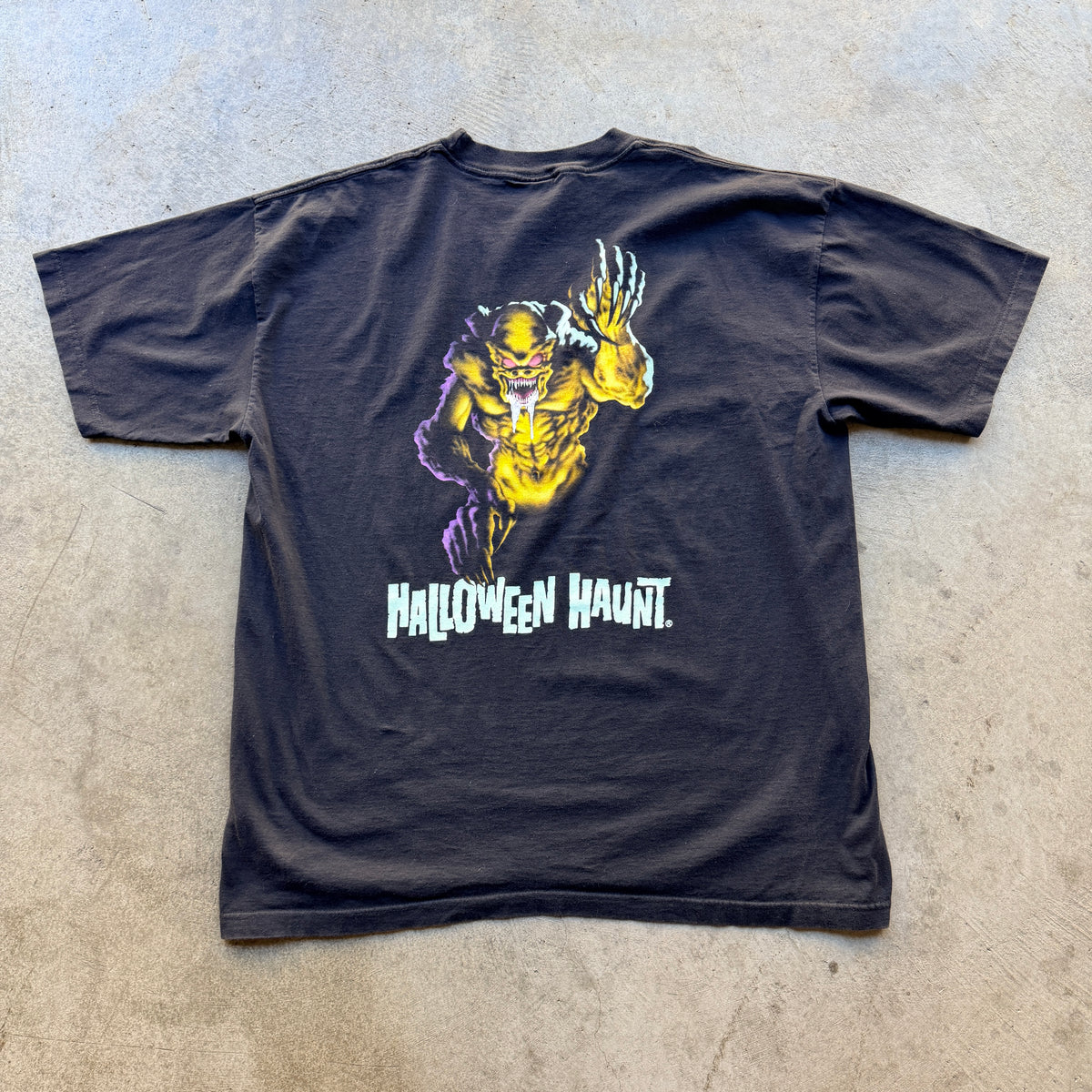 2000s Knotts Scary Farm Halloween Tee