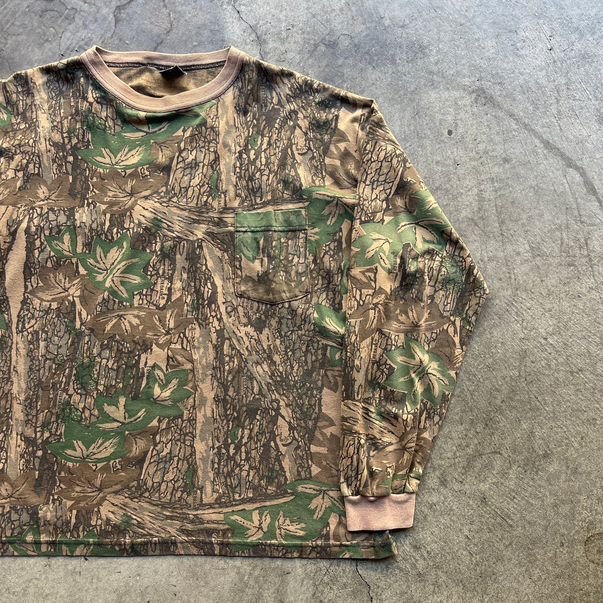 1990s Real Tree Camo Long Sleeve Tee
